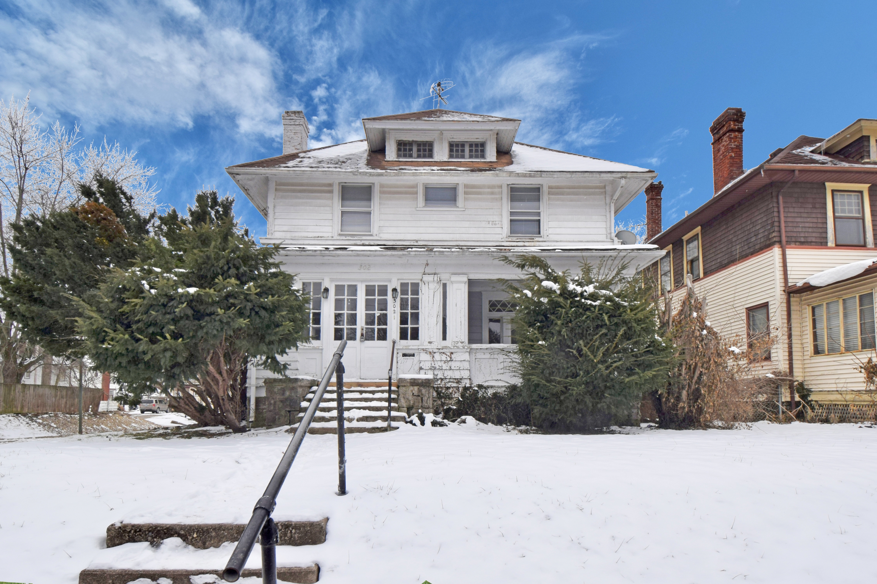 302 Lexington Avenue