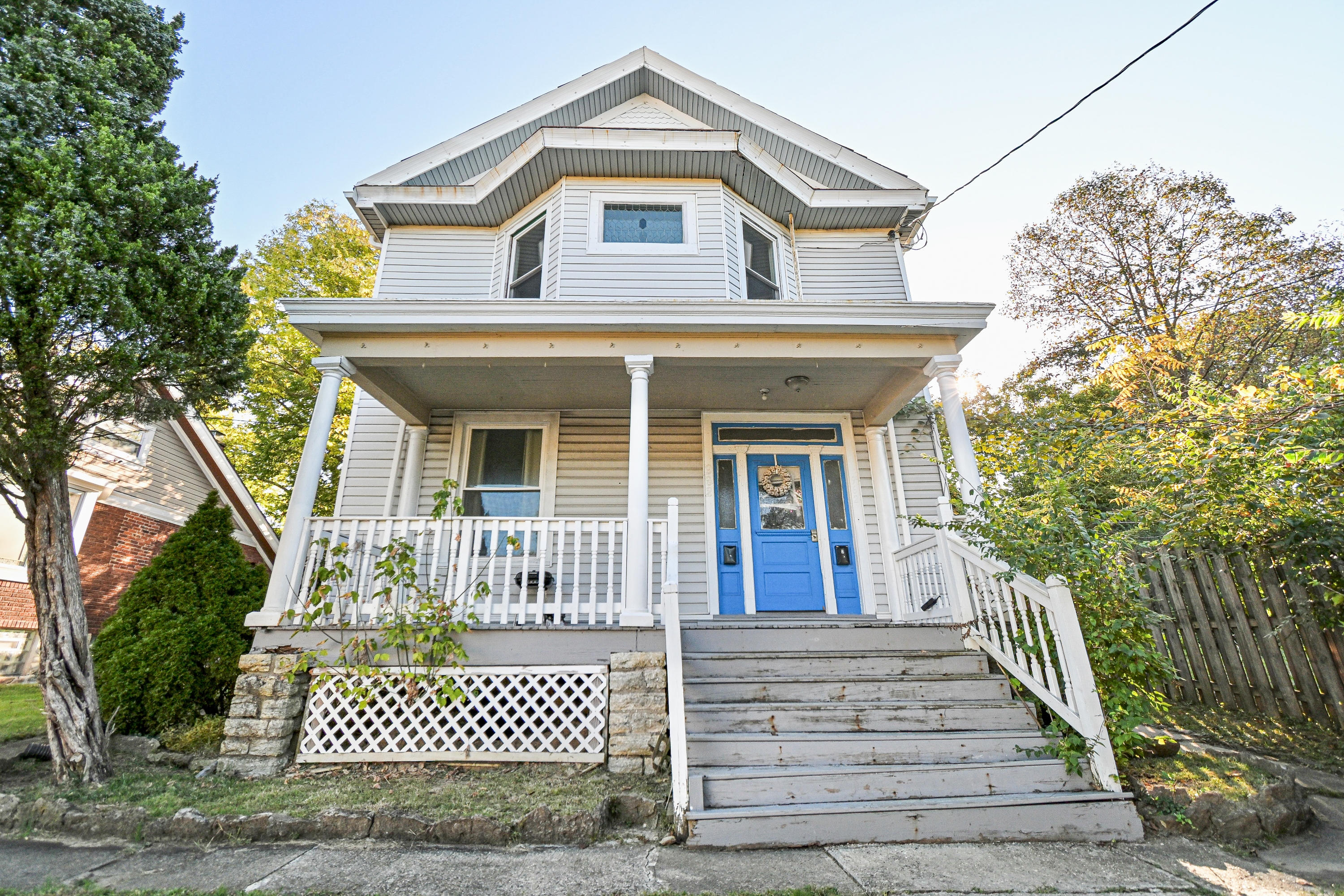 962 Hawthorne Avenue - 2nd Floor