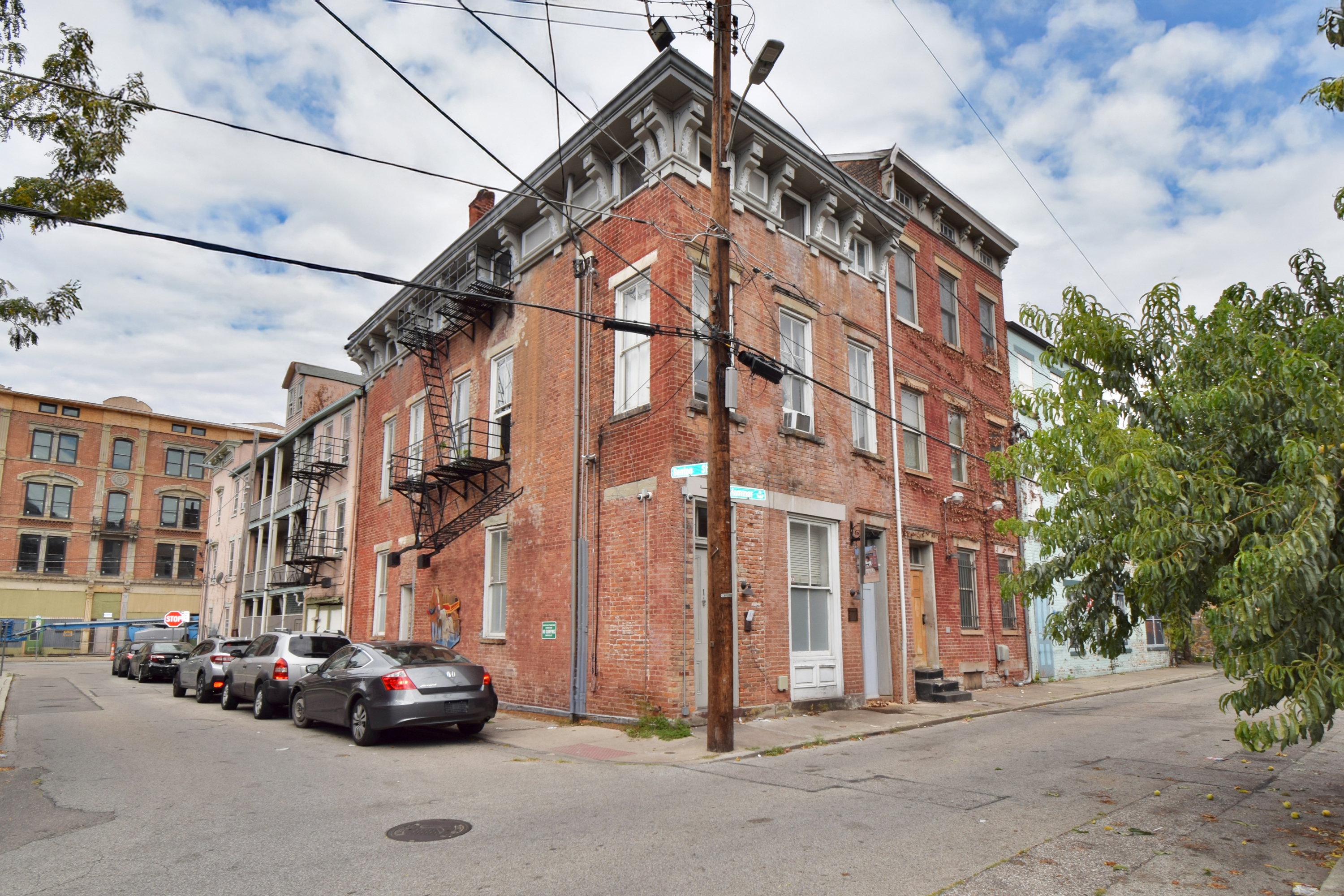 1667 Hamer Street - 1